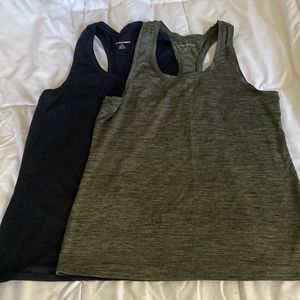 Amazon Essentials Women’s Tech Stretch Racerback Tank Top (2 Pack)